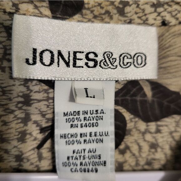 Jones & Co Button Up Black & Cream Floral Button Down Blouse, Plus Size 14 - Picture 4 of 4